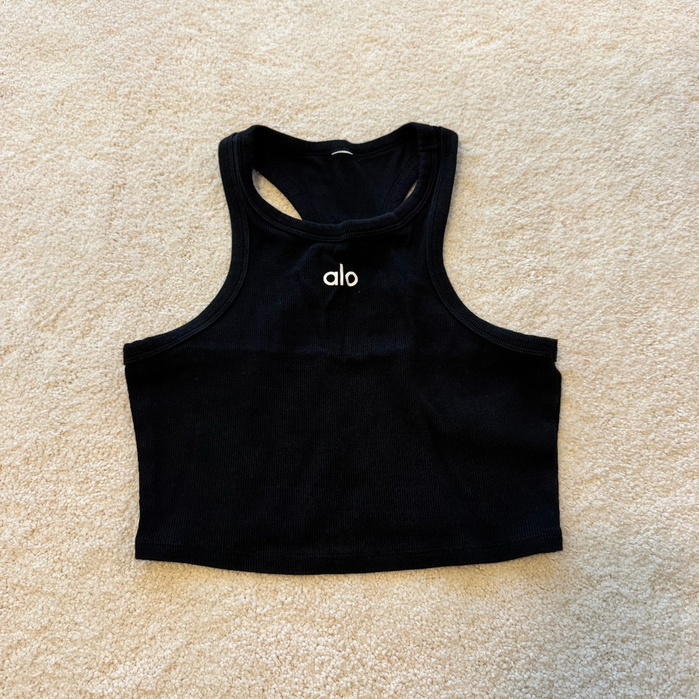 Alo Crop Top - Picture 2 of 3